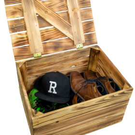 holztruhe-geflammt-offen-deko