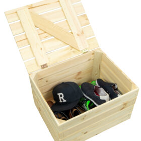 holzkiste-mit-deckel-offen-deko